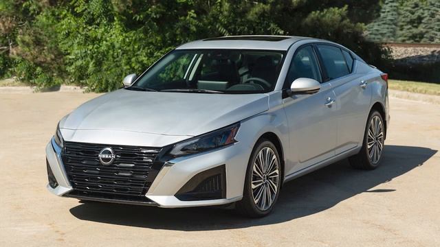 2024 Nissan Altima - Moonroof (if so equipped) смотреть онлайн