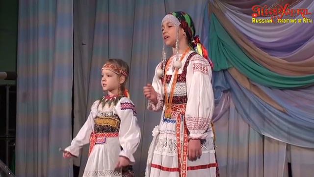 Бежит речка. Лирическая старинная песня. Песнохорки-дуэт.  The River Runs. Old Russian Song