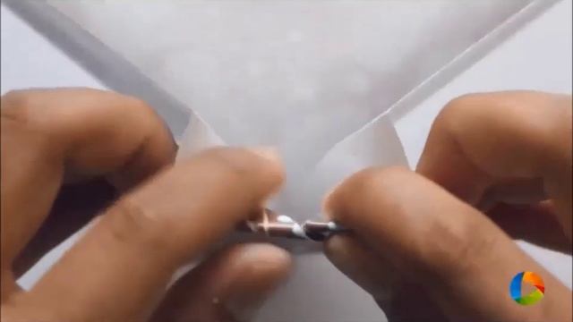 Как упаковать не большой сувенир. Упаковка подарка без клея. Красиво упаковать подарок. смотреть онлайн