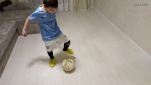 Упражнения на контроль мяча)Наши достижения в тренировках)))