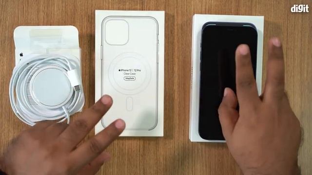 First look at Apple iPhone 12 and MagSafe charger смотреть онлайн