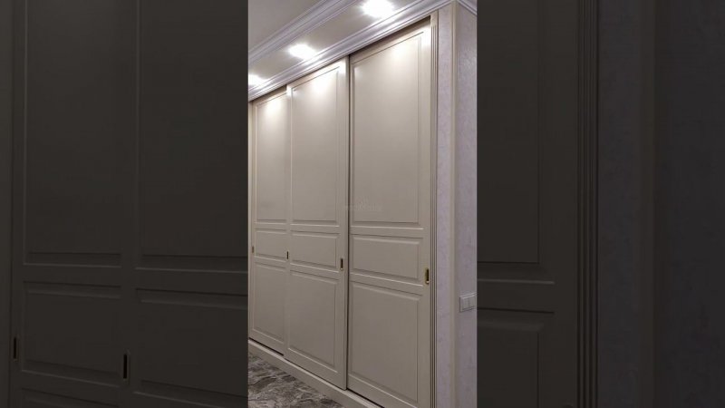 Встроенный шкаф-купе в классическом стиле