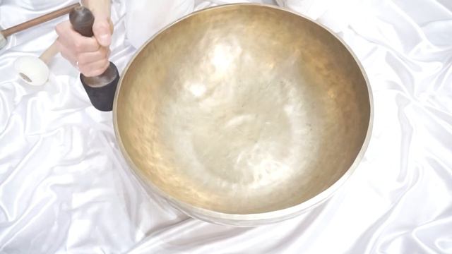 62 Гц нота Си-До и 184 Гц Фа# БОЛЬШАЯ ТИБЕТСКАЯ ПОЮЩАЯ ЧАША ДЛЯ МАССАЖНЫХ И МЕДИТАТИВНЫХ ПРАКТИК смотреть онлайн