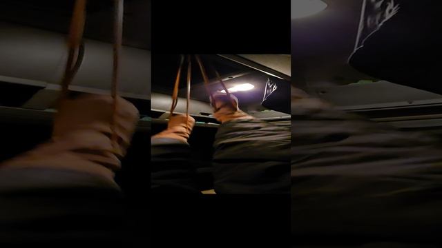 Упражнение для ног в кабине