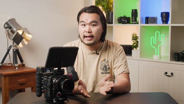 Canon C300 vs Red Epic 8K Helium Sensor | Cinema Series смотреть онлайн