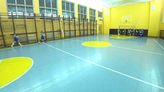 Игра - "Баскетбол гол головой" = старшие (ТРАНСЛЯЦИЯ ИЗ ЗАЛА ДЛЯ РОДИТЕЛЕЙ ФУТБОЛИСТОВ 2006-2008) смотреть онлайн