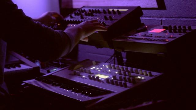 Fatal Error | IDM track featuring Spectralis 2, Virus TI, Machinedrum Juno 6 смотреть онлайн