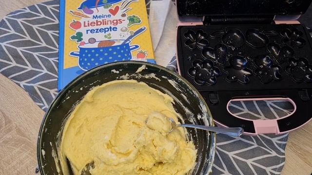 #орешкисосгущенкой #орешки оооочень вкусные и нежные орешки в детской тематике.