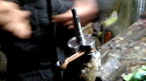 Установка подшипников на коленвал японского мопеда.
