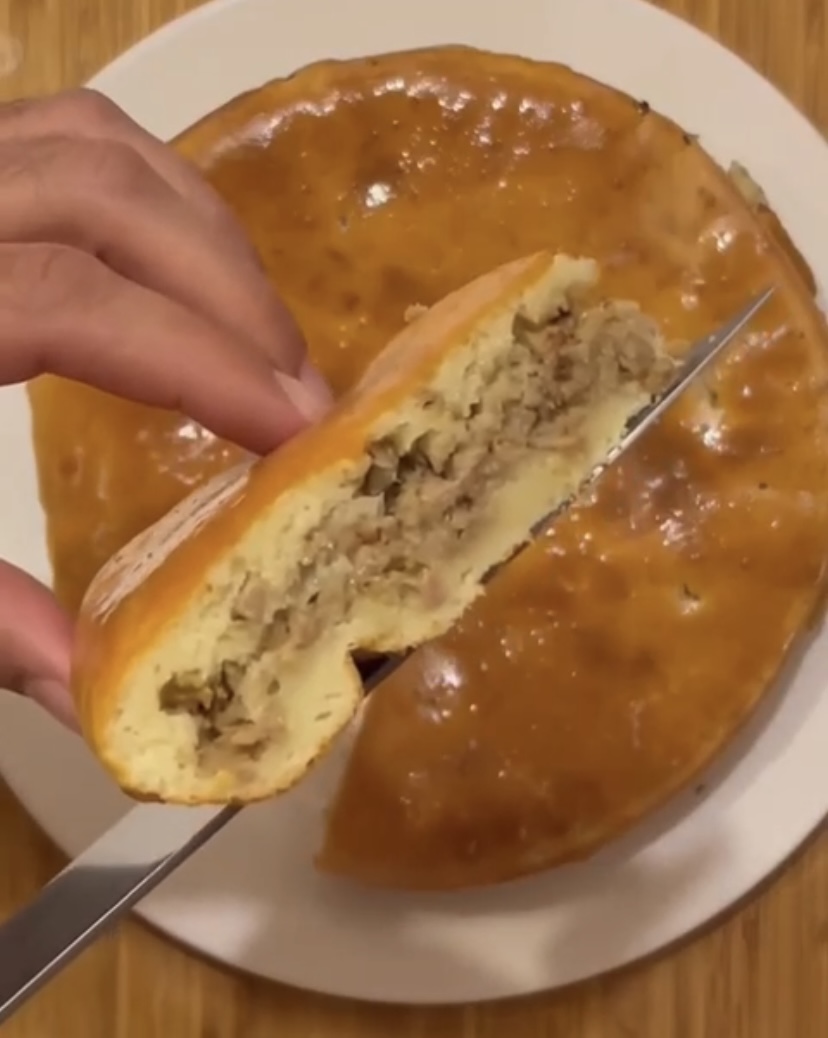 Заливной пирог с мясом .