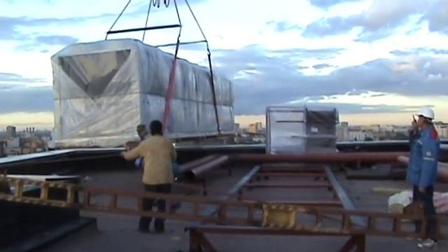 Установка чиллера на монтажное место