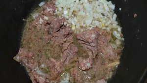 Макароны с тушенкой
