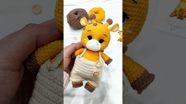 Вязаный жираф #вязанаяигрушка #вязаниекрючком #амигуруми
