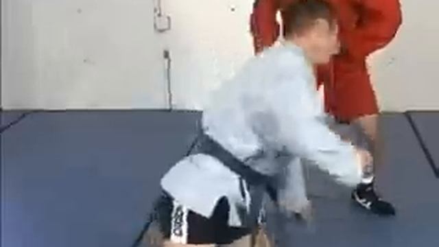 Sambo - Arm Wrist And Shoulder Locks(Brazo Hombro Muñeca y cerraduras) смотреть онлайн
