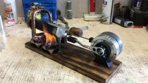 Самодельный паровой двигатель двойного действия.