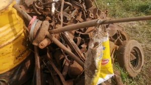 Взвесили мелкий металл из 200 литровой бочки.