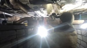 переделка выхлопной системы после рукожопов Volkswagen Polo 1.6 л, установка резонаторов