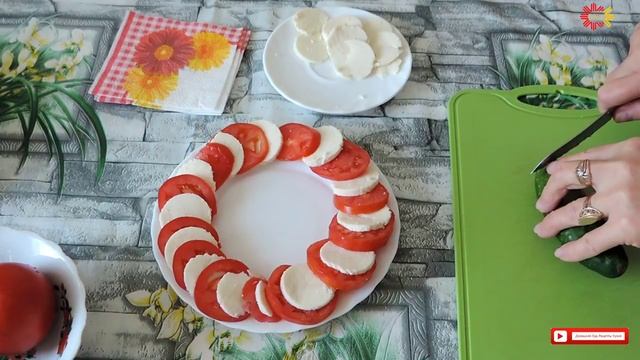 Салат КАПРЕЗЕ с адыгейским сыром Итальянская кухня Домашняя еда Кухня Рецепты