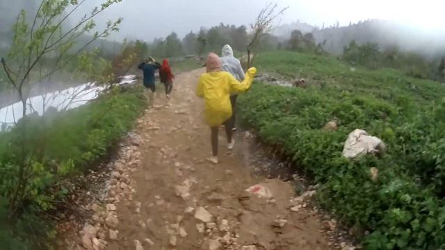 Пшехский водопад. Адыгея. Попали под град. смотреть онлайн