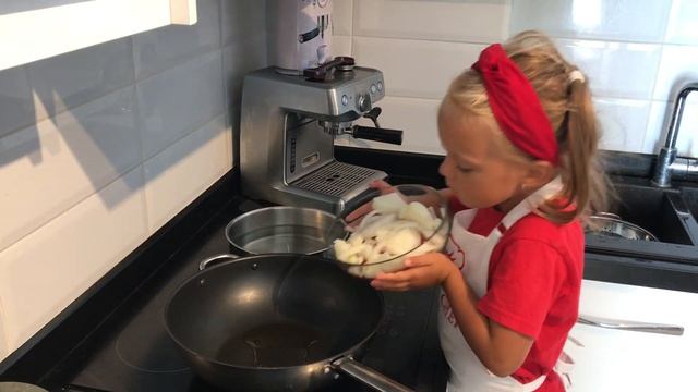 ФУНЧОЗА с морепродуктами смотреть онлайн