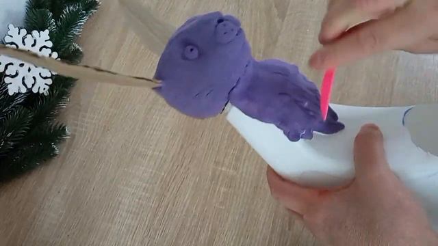 Большой Зайчик из пластиковой бутылки символ нового года смотреть онлайн