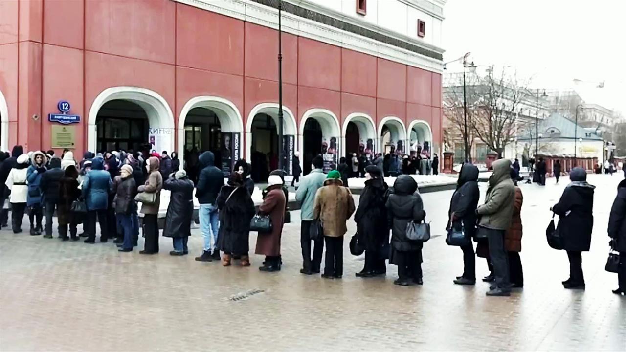 В Москве очередь к шедеврам Пинакотеки Ватикана побила рекорд "очереди на Серова"