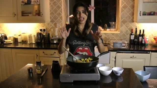 How to cook Marrow/zucchini/courgette curry-Indian Recipe Nisha Katona смотреть онлайн