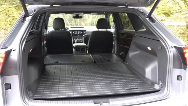 2020 Volkswagen Atlas Cross Sport SEL Premium R Line | Pure Gray | Driving, Interior, Exterior смотреть онлайн