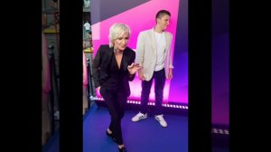 Диана Арбенина привела в кино выросшего сына и дочь модельной внешности