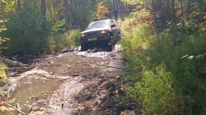Nissan Pathfinder r50 vs Mud