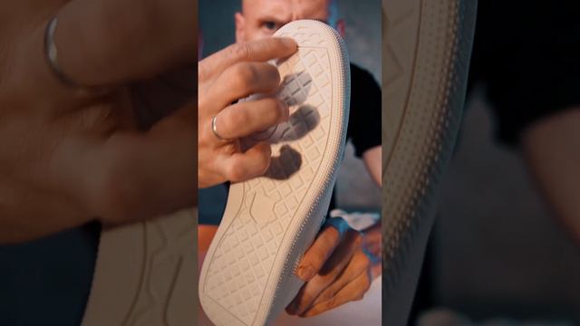 Эй Хмурый Распаковщик - время распаковывать кроссовки: стильный и комфортный обзор новинки #shorts