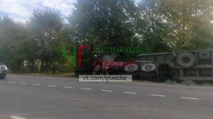 Момент ДТП с танком на трале попал на камеру. Черняховск