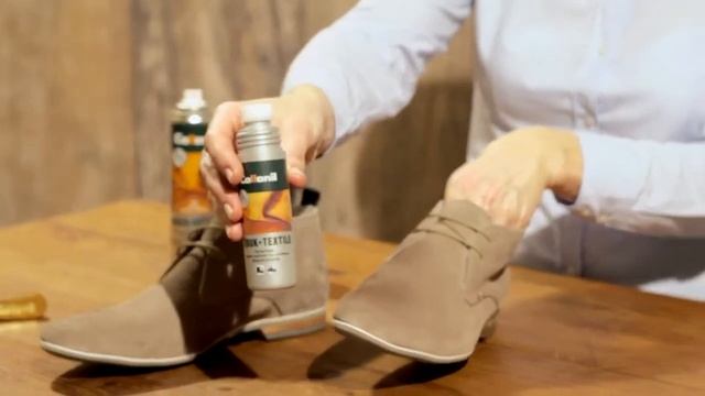Как чистить яркую замшевую обувь? смотреть онлайн