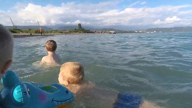 2506 лет Сухуму.Собираем алычу.Море.Прогулка по городу.Салют.Марик заболел.03.07.2022.Абхазия.Сухум смотреть онлайн