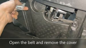 Where?  is location of ? tool kit and jack in V class Mercedes Benz