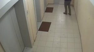 Ломает камеру видеонаблюдения.