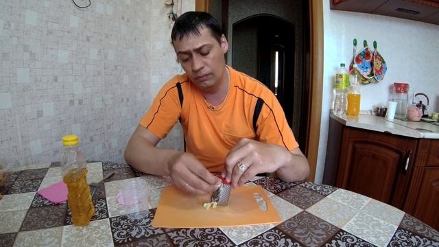 Чесночный ликвид на карася и всю мирную рыбу. Самоделки для рыбалки.