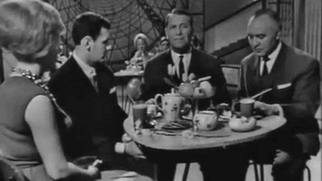 Марк Бернес - "Течет река Волга" смотреть онлайн