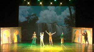 Багаева Екатерина в спектакле "Эмми в стране принцесс". Сцена "У Покахонтас"