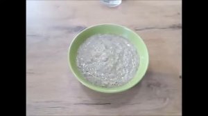"Живая" каша из пророщенной пшеницы и семян чиа