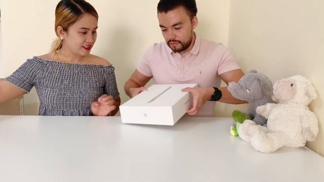 UNBOXING THE LATEST MACBOOK AIR APPLE M1 CHIP смотреть онлайн