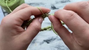 Красивый, объемный узор спицами для шапок!