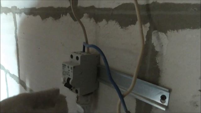 Опасная экономия в электромонтаже. Обзор КЭАЗ АВДТ 32 смотреть онлайн