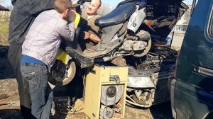 Заводим Audi A6 с толкача.