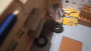 ДИОРАМА На макете! Диорама обустроенного гаража. Макет города масштаб 1/43.