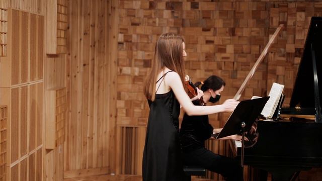 Brahms sonata no. 2 in A major (mvt. I) смотреть онлайн