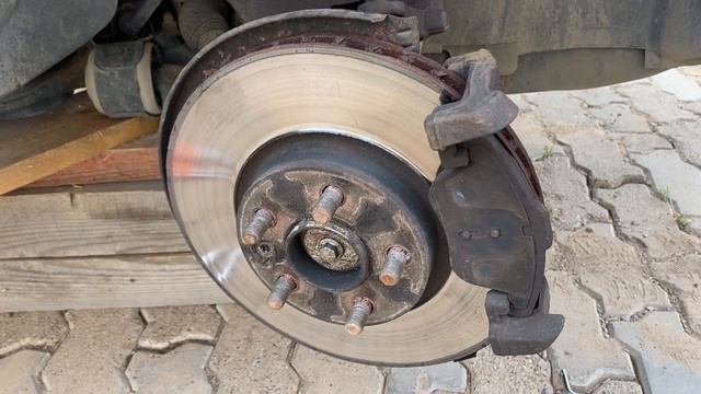 Замена тормозных дисков Freelander2 смотреть онлайн