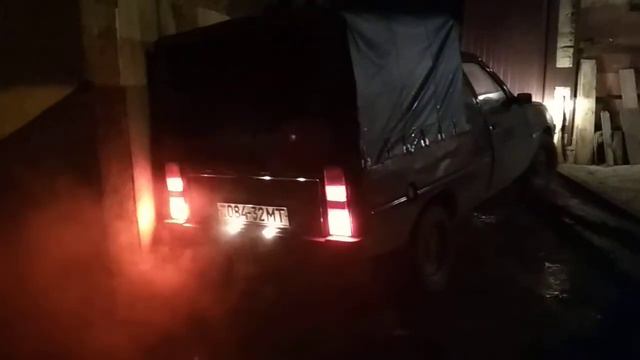 Машина застряла на выезде из гаража смотреть онлайн