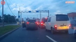 Тупые ДУРЫ за рулем 2017