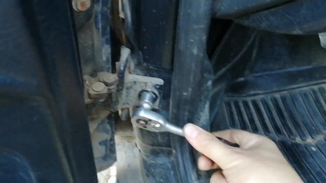 Регулировка провисших дверей AUDI 80 Часть 1/Adjustment of sagging doors